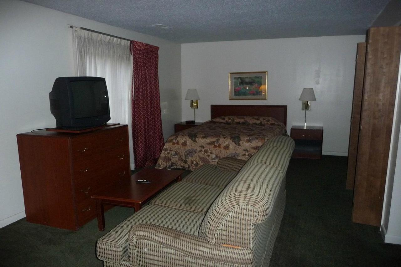 Huntsville Hotel & Suites Екстер'єр фото